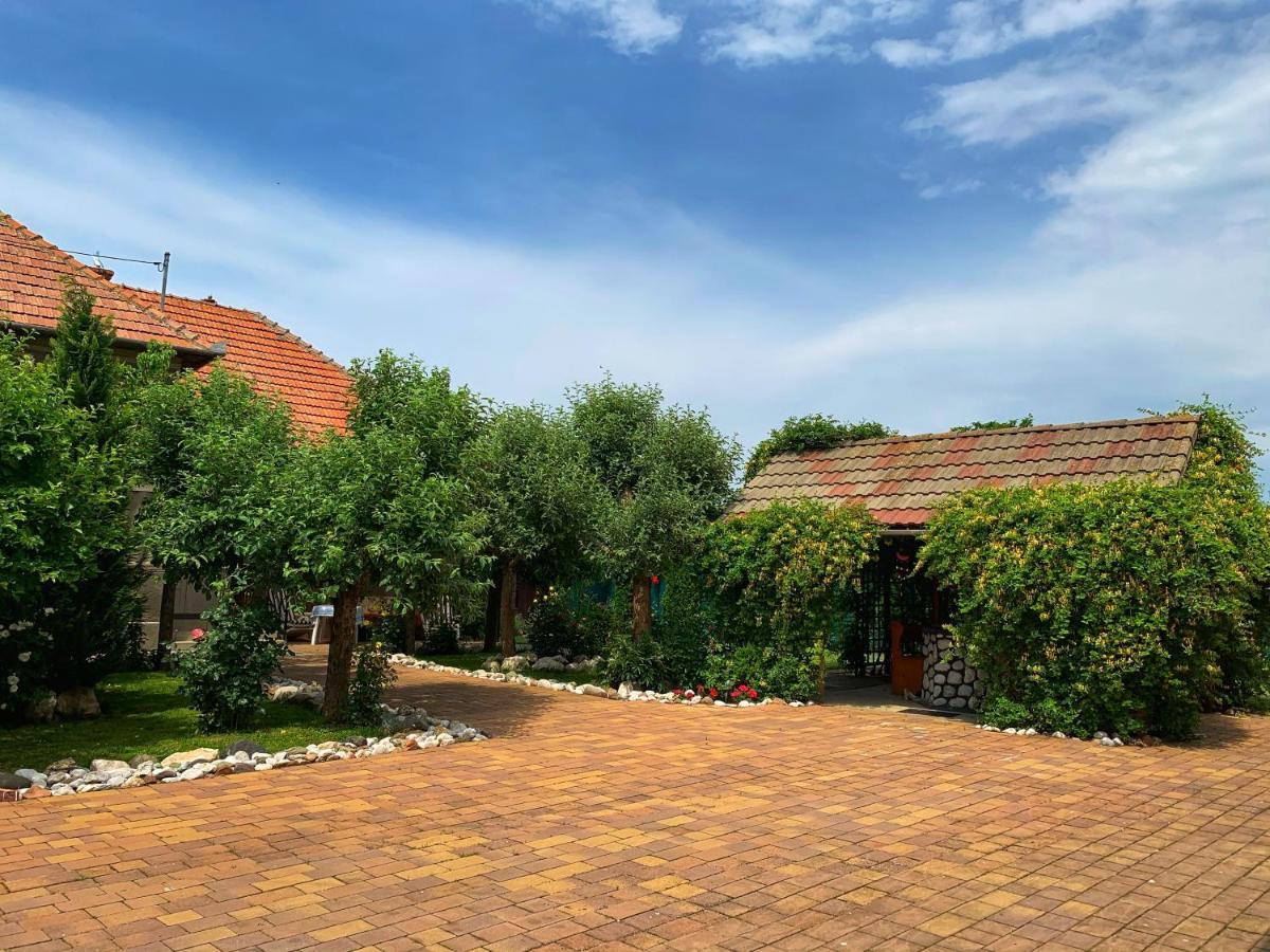 Villa Casa Lui Mosu Alba Iulia Exterior foto